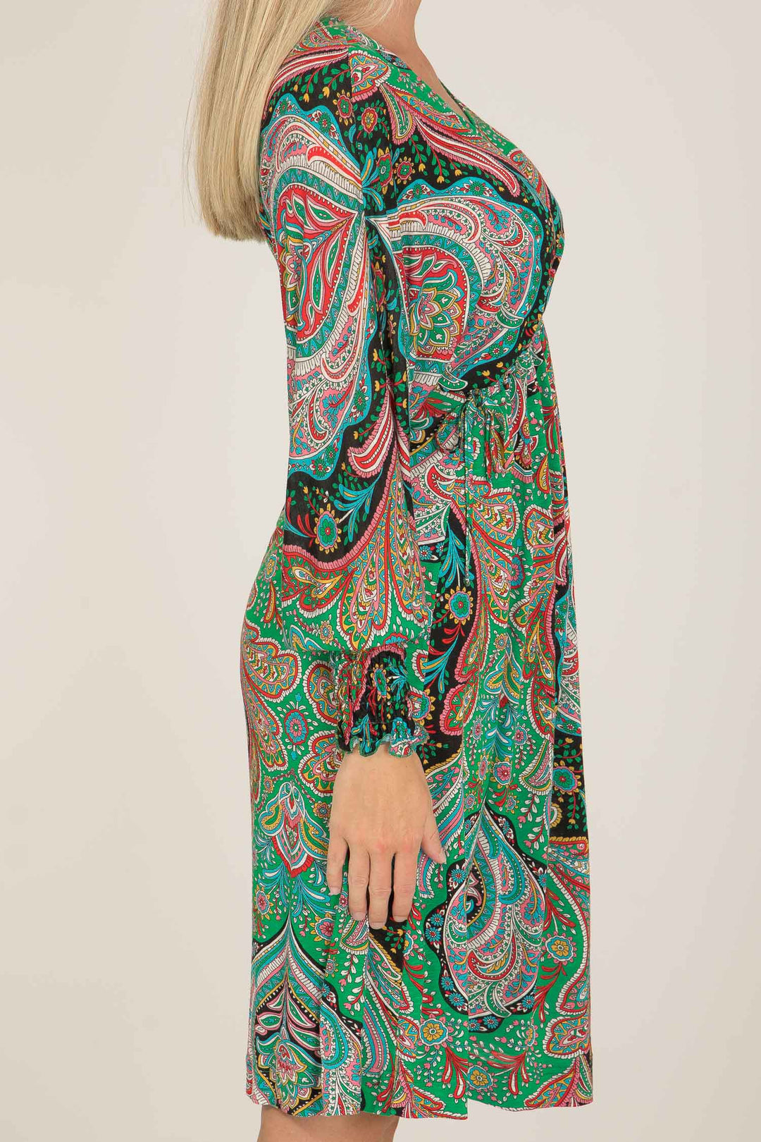 Bianca loose fit jersey dress - Green - Knälång paisleymönstrad klänning i trikå