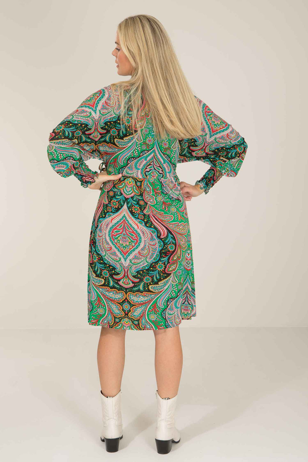 Bianca loose fit jersey dress - Green - Knälång paisleymönstrad klänning i trikå