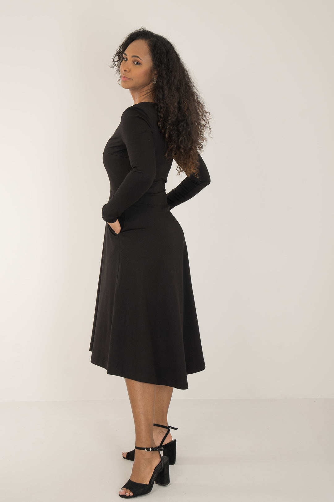 Heavy jersey wide skirt dress - Black - Svart, stretchig klänning med vid kjol