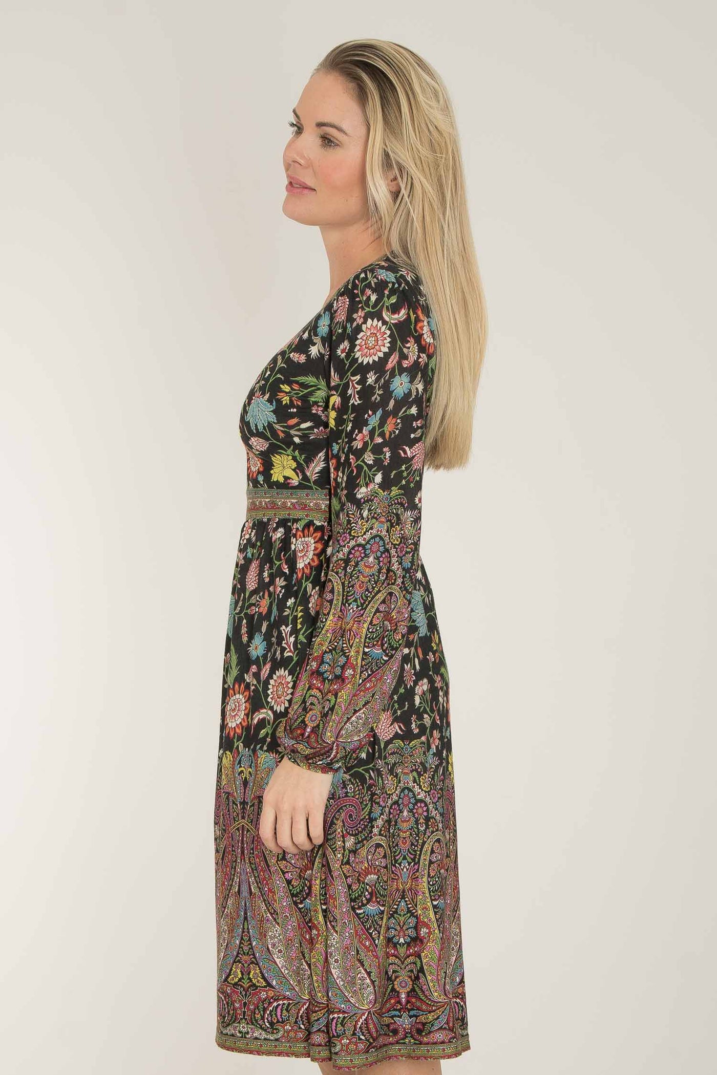 Pure boho jersey short dress - Black paisley - Mönstrad knälång klänning