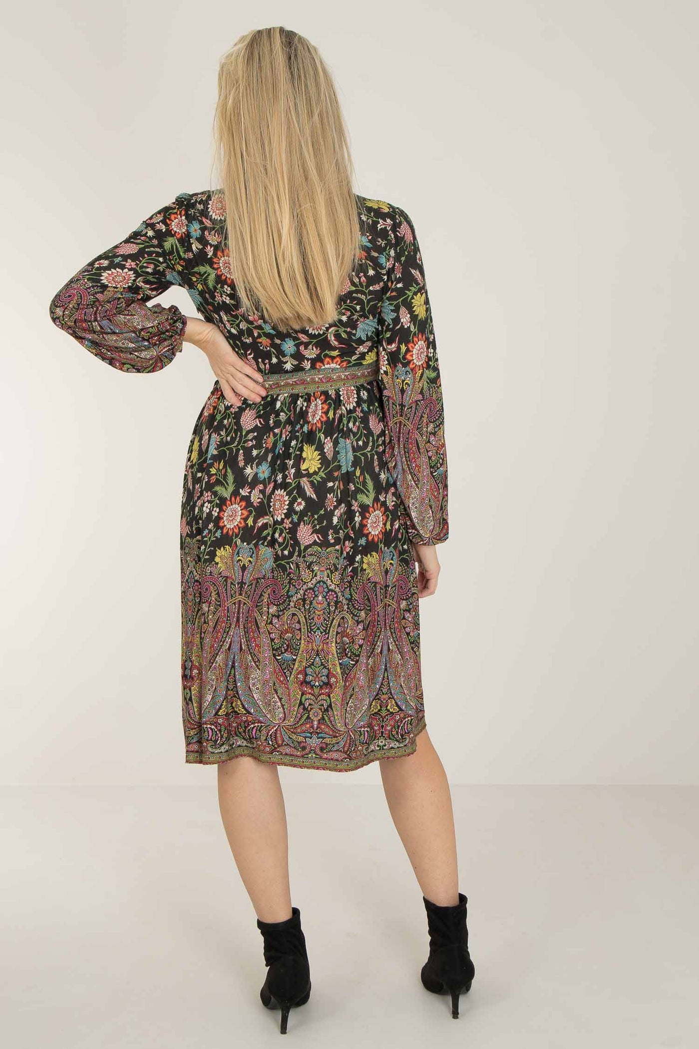 Pure boho jersey short dress - Black paisley - Mönstrad knälång klänning