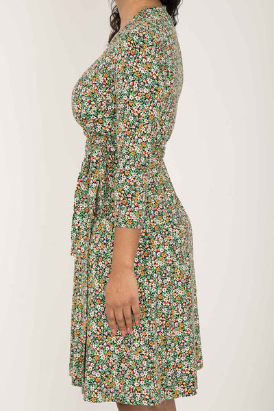 Bestie printed short wrap jersey dress - Green - Knälång, blommönstrad omlottklänning i trikå