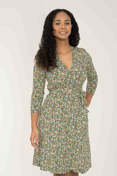 Bestie printed short wrap jersey dress - Green - Knälång, blommönstrad omlottklänning i trikå