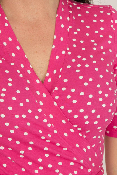 Bestie printed midi wrap jersey dress - Pink dot - Prickig, vadlång omlottklänning i trikå