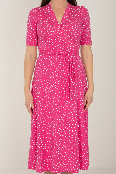Bestie printed midi wrap jersey dress - Pink dot - Prickig, vadlång omlottklänning i trikå
